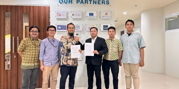 CESGS Unair dan Konstruksi BUMN Teken MoU Penelitian dan Konsultasi ESG