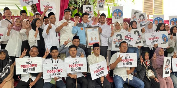 Kepincut Dana Abadi Pesantren, Barisan Santri Muda Deklarasi Dukung Prabowo-Gibran
