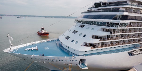 MV. Seven Seas Explorer Kembali Singgah di Pelabuhan Tanjung Perak pada Awal Tahun 2024