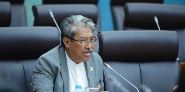 DPR Dukung Upaya Kementerian ESDM Tunda Pajak BBM