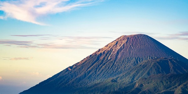 7 Wisata Gunung Populer di Indonesia dengan Pemandangan Terbaik yang Wajib Dikunjungi