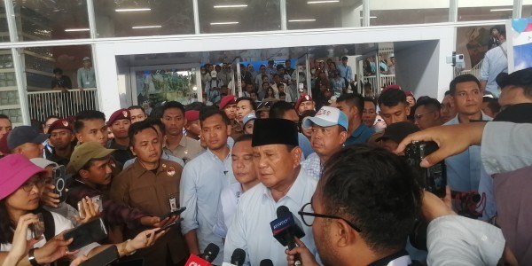 Syarat Gabung Kabinet Prabowo Harus Setuju Program Makan Siang dan Susu Gratis