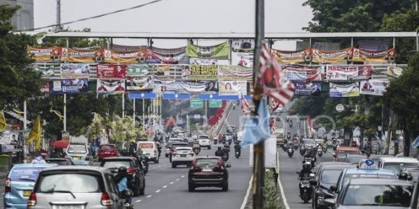 Satpol PP DKI Tertibkan Ratusan Ribu APK di Lima Wilayah Jakarta dan Kepulauan Seribu 