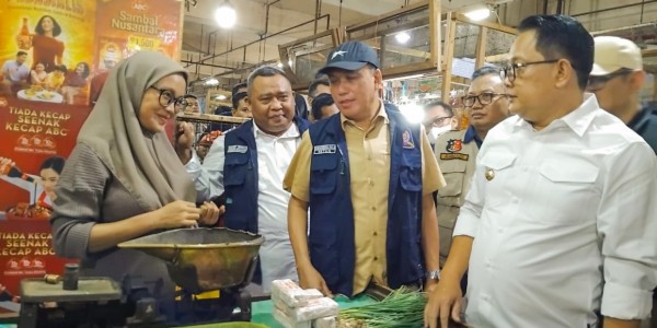 Ketua KPPU RI Tinjau Langsung Pasar di Surabaya Guna Antisipasi Harga Bapok Jelang Puasa