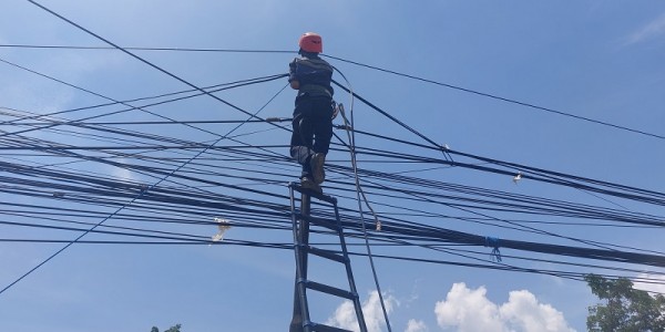 Respons Cepat PLN Icon Plus Normalisasi Jaringan Telekomunikasi di Rancaekek