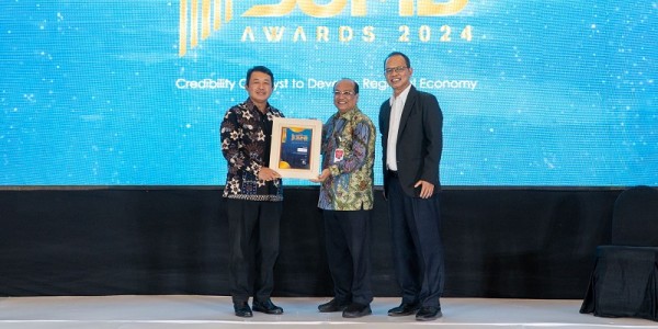 Bank DKI Raih Penghargaan Top BUMD Award 2024 dari Warta Ekonomi 