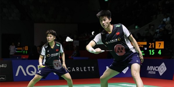 Kalahkan Juniornya, Feng/Huang Tantang Seo/Jae di Final French Open 2024