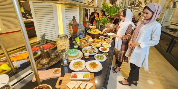 Suasana Baru! Bukber with View Sunset dari Lantai 21 Java Paragon Hotel