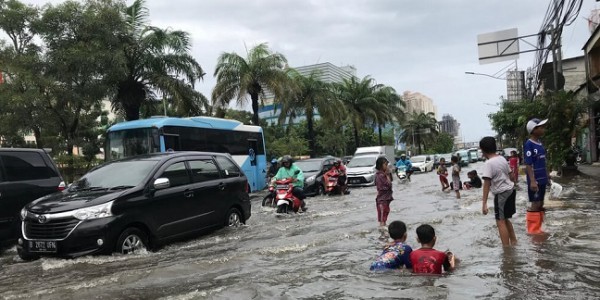 Antisipasi Banjir di Jakarta, Dinas SDA DKI Siagakan Petugas dan Pompa di Sejumlah Titik 