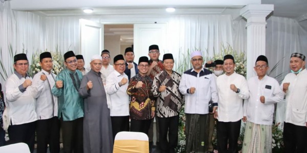 Bukber Bersama 11 Ulama Palestina, HNW Sampaikan Hal Ini