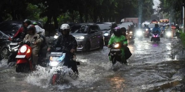 BPBD DKI Sebut 40 RT dan Lima Ruas Jalan di Jakarta Tergenang Banjir Hingga Kamis Pagi