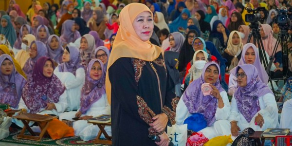 Ngabuburit Bareng GenZi, Khofifah: Wujudkan Indonesia Masuk 7 Besar Ekonomi Dunia di Tahun 2030