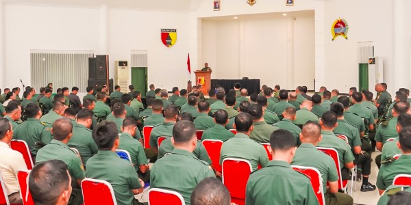 Pengarahan Danrem 084/BJ untuk Prajurit dan PNS Makorem Usai Laksanakan Cuti Idul Fitri