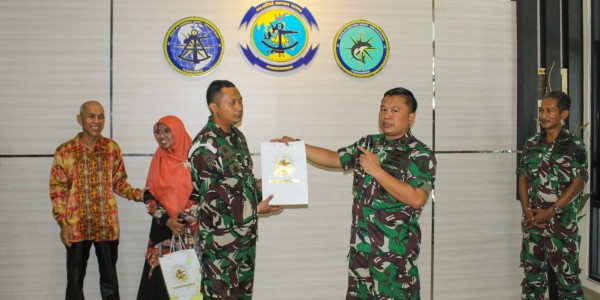 Gelorakan Semangat Lebaran, Danpusdikhidros Laksanakan Halal Bihalal Bersama