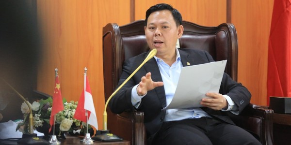 Rupiah Terus Terdepresiasi Akibat Ancaman Perang, Sultan: Momentum Wujudkan Kemandirian Ekonomi Nasional