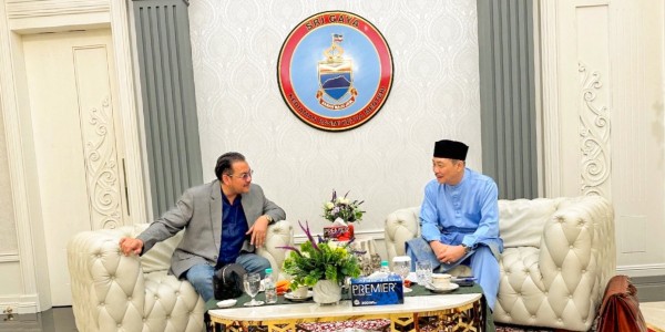Diplomasi Lewat Sastra Akan Lebih Efektif