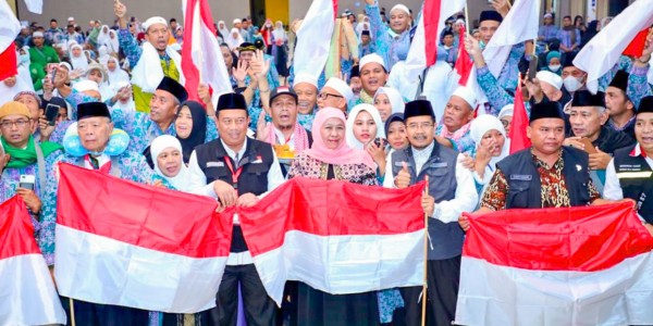 Jatim Sumbang Kloter Jemaah Haji Terbanyak, Khofifah: Embarkasi Surabaya Dapat Layanan Fast Track