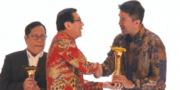 Dirut BTN Raih Penghargaan Nusantara Award