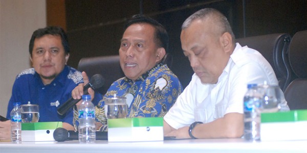 Dialektika Demokrasi Tema "Antisipasi Maraknya Jemaah Haji dan Umroh Tanpa Visa Haji"