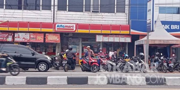 Dalam Dua Hari, Dishub DKI Berhasil Tertibkan 127 Jukir Liar Minimarket
