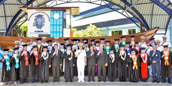 Kodiklatal Dukung Ratusan Wisuda Universitas Hang Tuah Siap Torehkan Tinta Emas