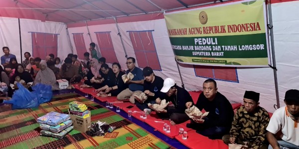 Hakim Agung Prof Yulius Siap Bangun Musala Terdampak Banjir Bandang Sumbar