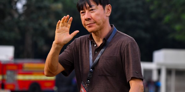 Stres Jelang Laga Lawan Irak, Pelatih Timnas Indonesia Shin Tae-yong Sempat Dibawa ke Rumah Sakit