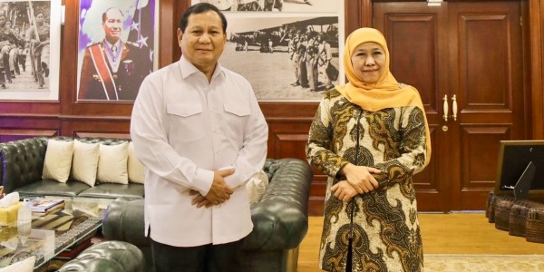 Khofifah Sampaikan ke Prabowo Kesiapan Pesantren Jatim Tampung 1.000 Anak-anak Palestina