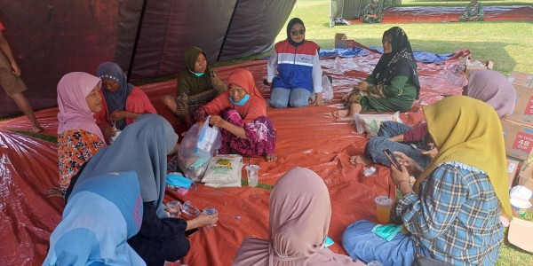 Pertamina Patra Niaga Sigap Tangani Warga Sekitar Terminal BBM Tuban