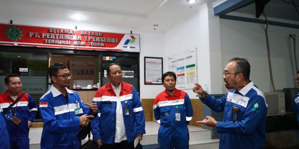 Cek Kondisi Pipa, Dirut Pertamina Patra Niaga Turun Langsung ke Tuban 