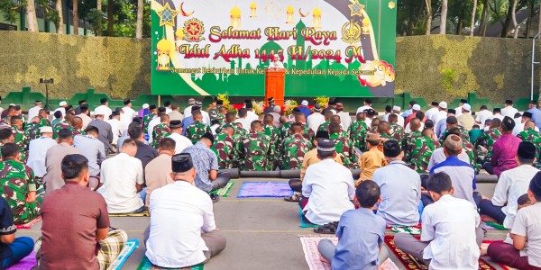 Pangdivif 2 Kostrad dan Segenap Prajurit Peringati Hari Raya Idul Adha 1445 H / 2024 M