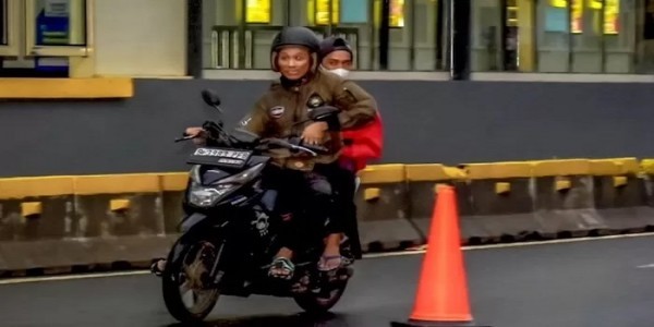 Satpol PP DKI Beri Penjelasan Soal Penjambret Bermotor Yang Masuk Jalur CFD 