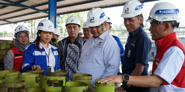 Ombudsman dan Pertamina Patra Niaga Kunjungi SPBE dan Pangkalan LPG 3 Kg di DIY