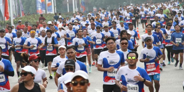 Lautan Pelari Penuhi Kawasan Sudirman Thamrin dalam Ajang BTN JAKIM 2024
