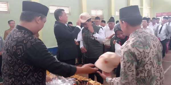 Lantik Petugas Pantarlih, Kelurahan Ciseureuh Purwakarta Siap Hadapi Pilkada 2024