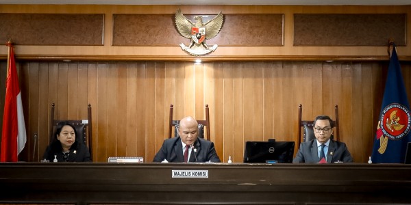 Dokumen Google Tidak Lengkap, Sidang Majelis di KPPU Tertunda