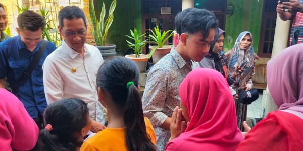 Heru Budi Didamoingi Gibran Cek Lokasi Kali Semongol, Jelaskan Penanganan Banjir di Jakarta 