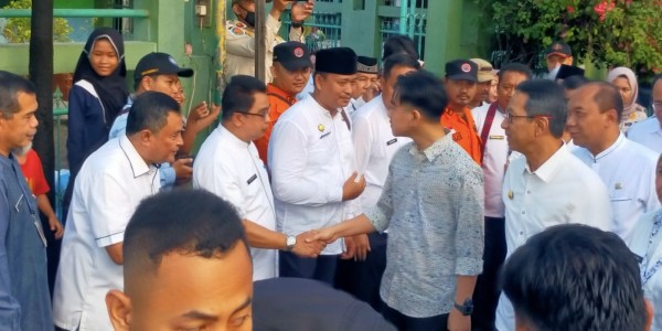 Dampingi Heru Budi Kunjungan ke Kali Semongol, Gibran: Ga Ada Agenda Apa-apa