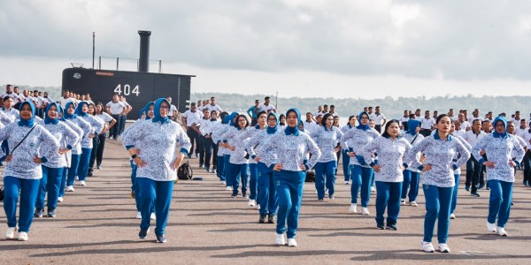 Di Momen Olah Raga Bersama, Dankodiklatal Hadiri Penghargaan Kasal kepada Lanal Berprestasi