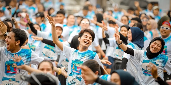 1.500 Pelari Ikuti PLN Mobile Color Run 2024