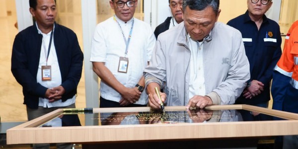 Menteri ESDM Resmikan Masjid di Kompleks Smelter Merah Putih Ceria Nugraha Indotama