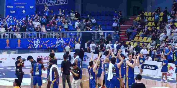 Playoff IBL 2024, Satria Muda Menang Telak atas Kesatria Bengawan Solo