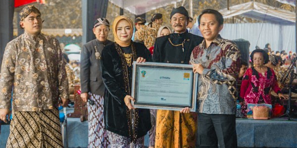 PLN Ajak Pemerintah Gunakan REC, Dongko jadi Kecamatan Pertama Pengguna REC di Jatim