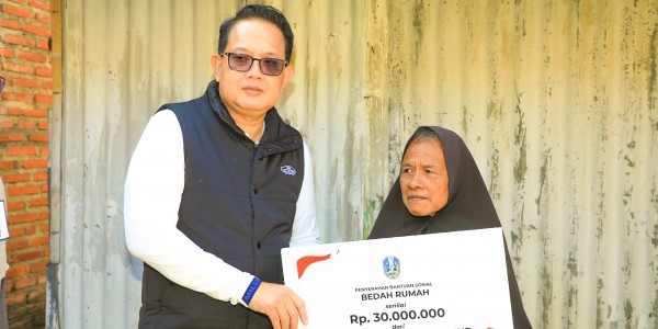 Tinjau Bedah Rumah di Kota Batu, Pj Gubernur Sebut Aksi Nyata Bantu Kurangi Angka Kemiskinan