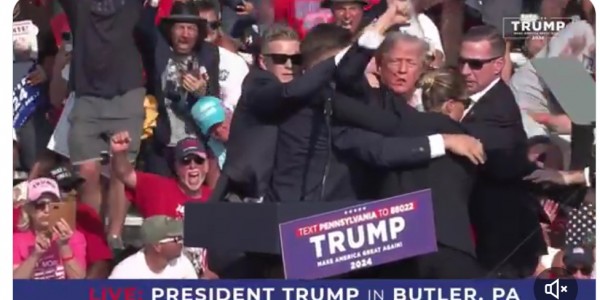 Donald Trump Ditembak Saat Berpidato di Pennsylvania, Telinganya Berlumuran Darah