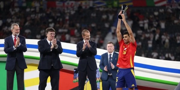 Gelandang Timnas Spanyol, Rodri, Dinobatkan Jadi Pemain Terbaik Euro 2024