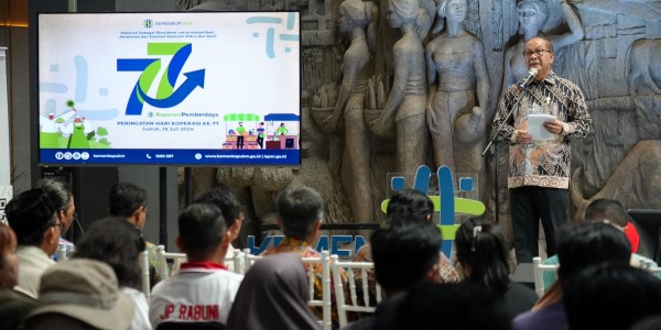 Harkopnas, Kemenkop Tekankan Pentingnya Koperasi Bangun Ekonomi Mikro dan Kecil