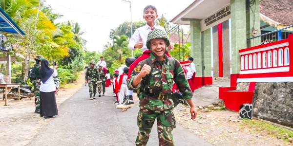 Lintas Medan Etape, Semangat Membara 357 Siswa Dikmaba TNI AL Tempuh Perjalanan 18 Km