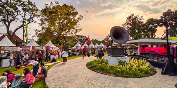 Bergembira Bersama ala Tong Tong Night Market di The Shalimar Boutique Hotel Malang
