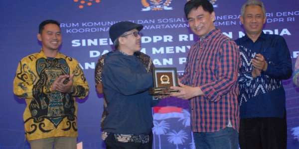 Sosialisasi Kinerja DPR Dengan Koordinatoriat Wartawan Parlemen